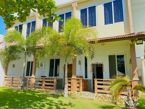 Espacio para trabajar con laptop y wifi gratis