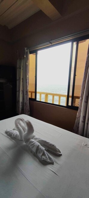 Executive Room | Laptop workspace, free WiFi