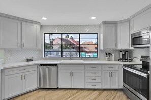 Stovetop - Retro Waterfront House (South Padre Island)