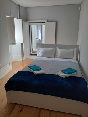 1 chambre, fer et planche à repasser, Wi-Fi, literie fournie