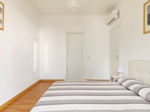City Apartment | 1 bedroom, free WiFi - Modern Flat - via Crimea 25 (Milan)