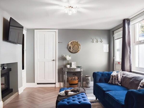 Living area - 1 bedroom accommodation in Whitby (Whitby)