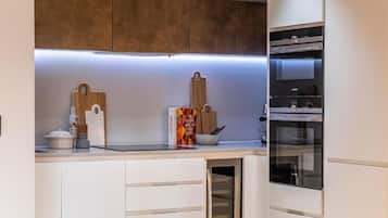Executive Apartment, Garden Area | Private kitchen | Microwave, oven, toaster, toaster oven