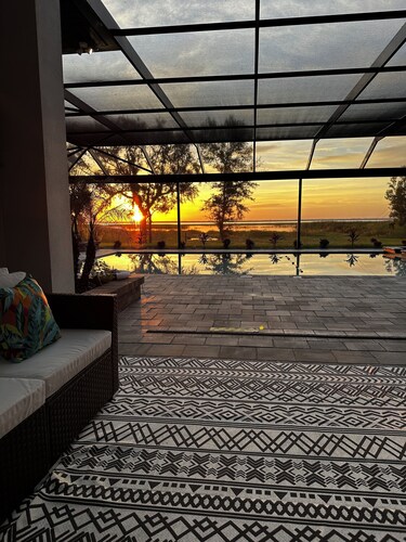 Amazing Mansion on Toho