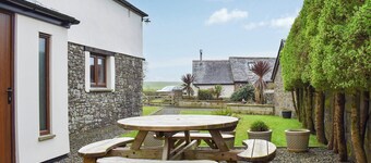 3 bedroom accommodation in Hartland