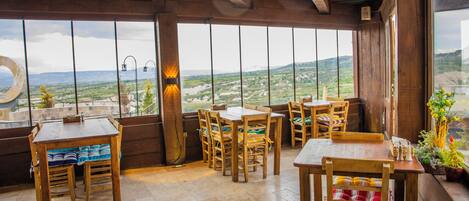 Tägliches inbegriffenes nach Wunsch zubereitetes Frühstück