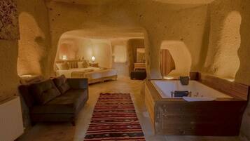 Elite-Zimmer, eigenes Bad, Blick auf den Innenhof