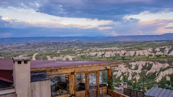 Schallisolierte Zimmer, Babybetten, kostenloses WLAN, Bettwäsche