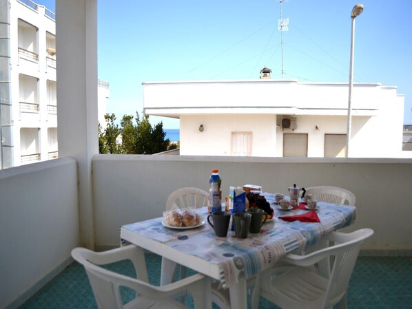 Balcony - Charming Holiday Home in San Foca, Italy - Perfect for Families (Melendugno)