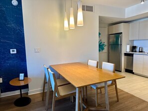 Dining - BeachWalk 1B/1B Apmt Amazing View (Hallandale Beach)