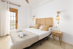 3 bedrooms, iron/ironing board, bed sheets - A (VA068) TH Port Saplaya con vistas al Mar. (Alboraya / Alboraia)