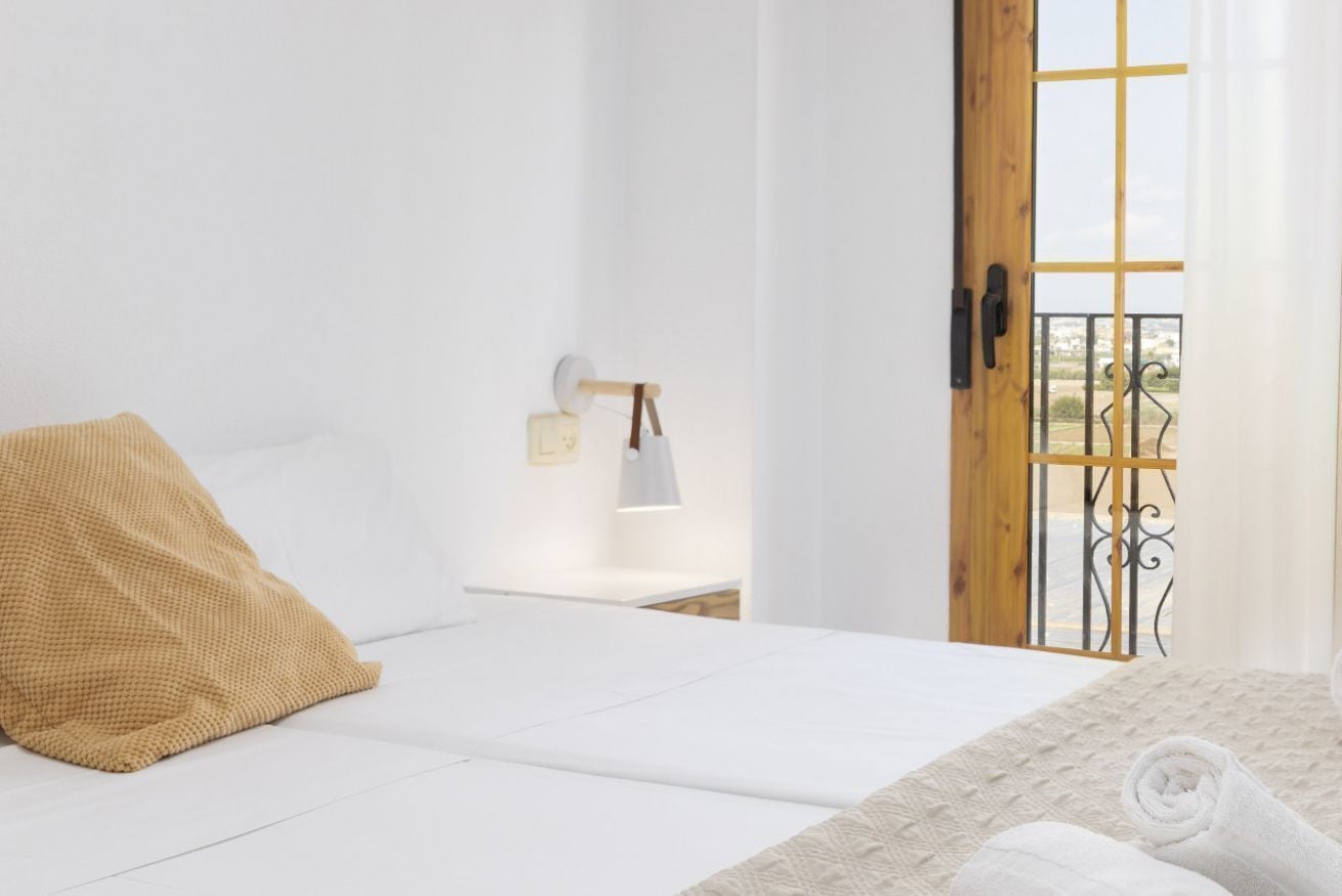 3 chambres, fer et planche à repasser, draps fournis