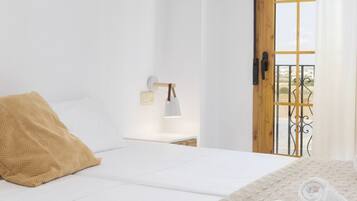 3 chambres, fer et planche Ă repasser, draps fournis