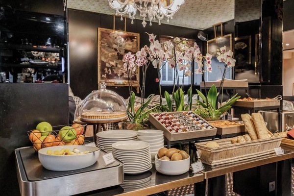 Daily buffet breakfast for a fee