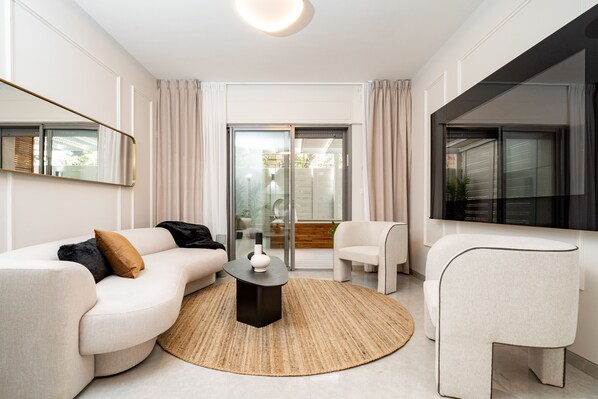 蜜月公寓 | 室外游泳池