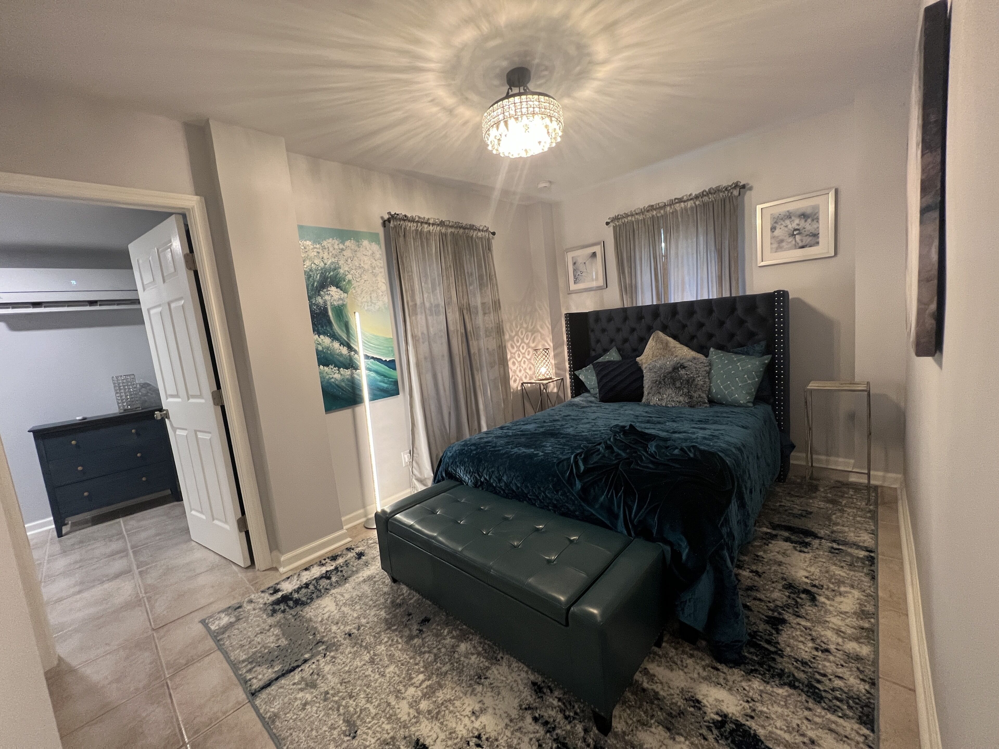 2 slaapkamers, een strijkplank/strijkijzer, wifi, beddengoed