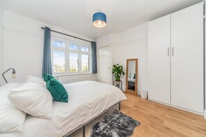 3 soverom, strykejern/-brett, wi-fi (inkludert) og sengetøy