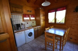 Fridge, microwave, oven, dishwasher - 350m from resort center, 1st floor, terrace, fireplace or stove, parking, tv, 110m², Les Gets (Les Gets)