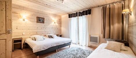 3 عدّة غرف نوم وواي فاي وملاءات أسرّة