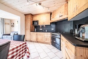 Køleskab, mikrobølgeovn, ovn, opvaskemaskine