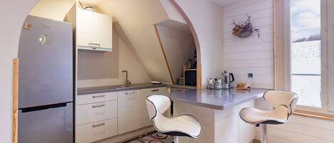 Fridge, microwave, oven, dishwasher