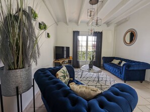 Télévision, cheminée