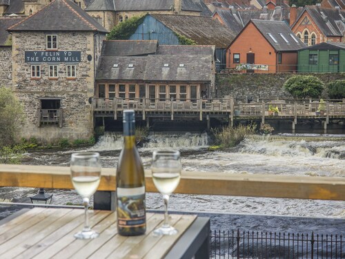 3 bedroom accommodation in Llangollen