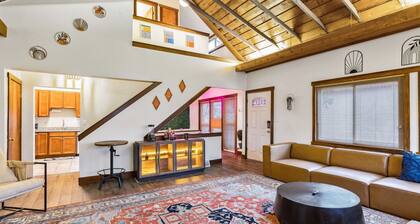 The Redwood Retreat- 5Bed/4Ba with a Rooftop Deck in the Heart of Ohio City