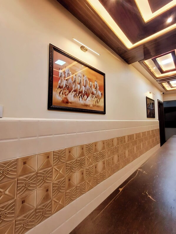 Lobby - Hotel Pragati palace  (Mathura)
