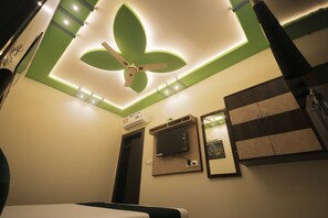 Suite Room | In-room safe, individually decorated, individually furnished, desk - Hotel Pragati palace  (Mathura)