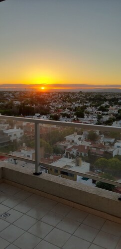 Departamento Montevideo Gran Vista y Ubicación con Parking Para 4 Personas