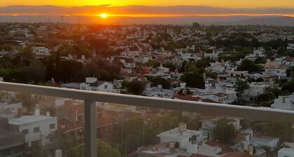 Departamento Montevideo Gran Vista y Ubicación con Parking Para 4 Personas