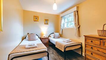 2 bedrooms, free WiFi, bed sheets