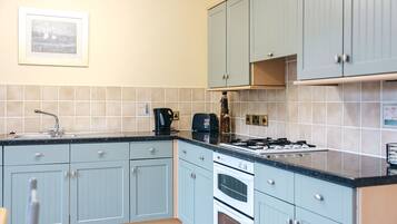 Réfrigérateur, micro-ondes, four, lave-vaisselle