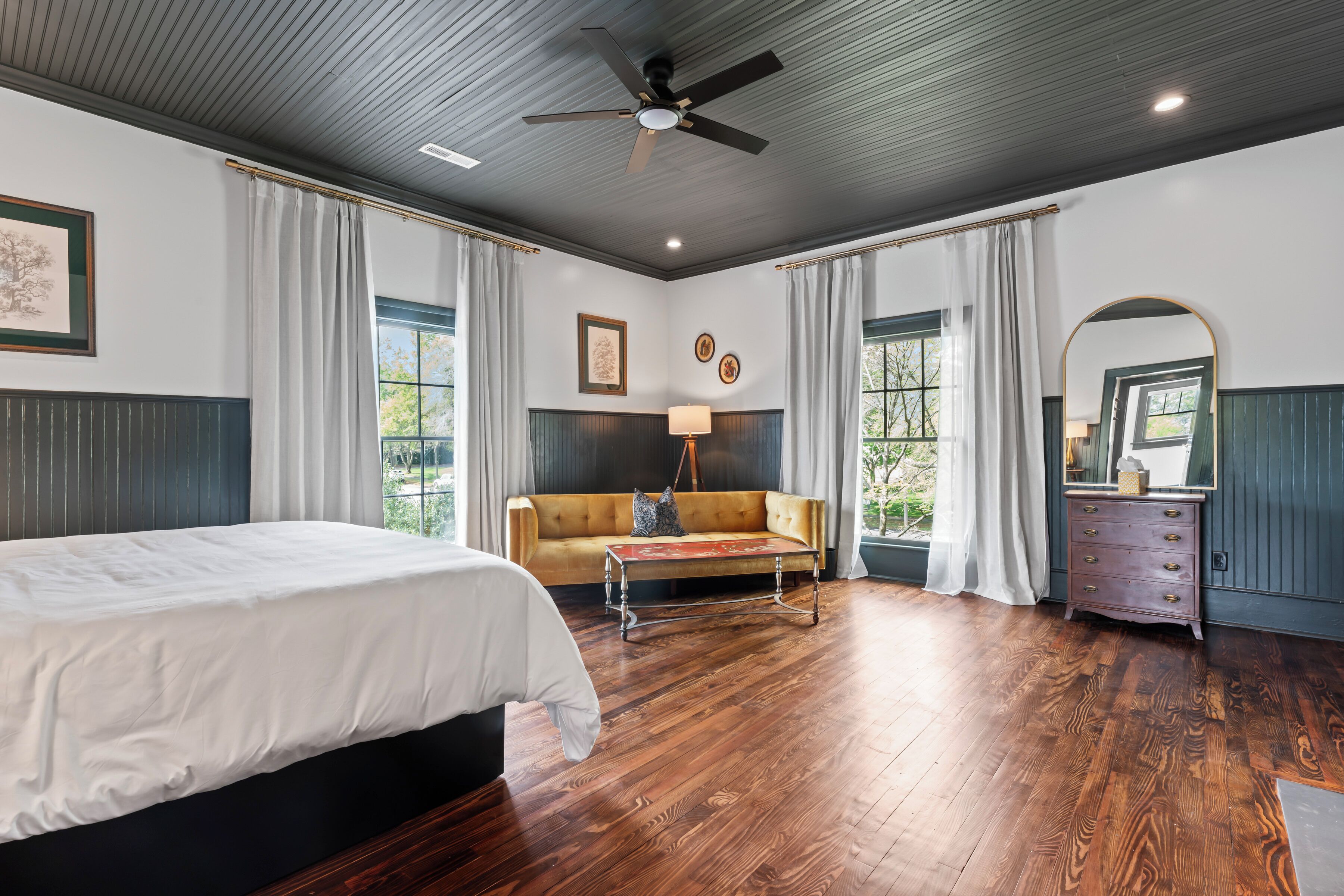 Superior Room | In-room safe, individually decorated, individually furnished