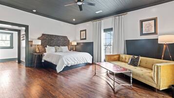 Superior Room | 1 bedroom, in-room safe, individually decorated, individually furnished