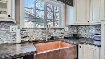 Frigorífic, microones, forn i placa de cuina