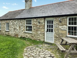 Exterior - 2 bedroom accommodation in Perranporth (Perranporth)