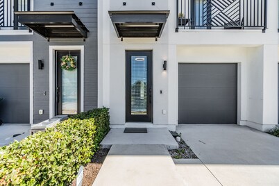 Luxury Stylish 3BR Oasis - Tampa Retreat