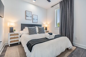 3 bedrooms, desk, iron/ironing board, travel cot