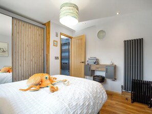 1 quarto, Wi-Fi de cortesia, roupa de cama