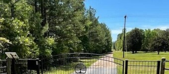 Peaceful Nature Retreat at Bullard