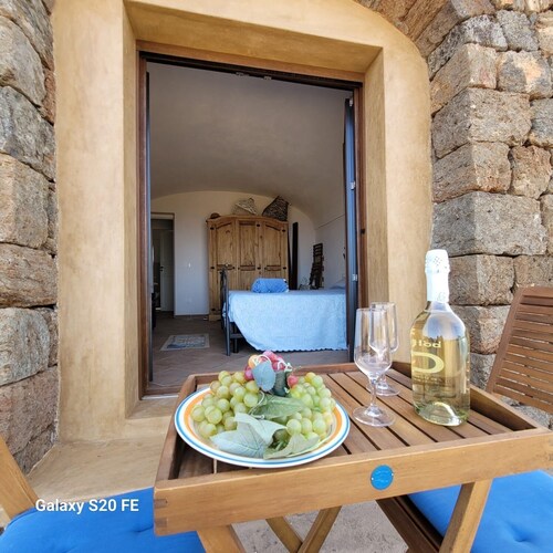 Dammuso Riah Deluxe a few steps from the sea of Pantelleria