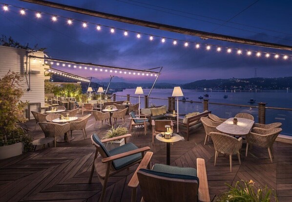 Outdoor dining - Bebek Hotel (Istanbul)