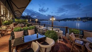Outdoor dining - Bebek Hotel (Istanbul)