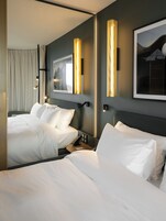 Standard Room, Non Smoking | In-room safe, desk, laptop workspace, blackout drapes