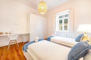 2 chambres, fer et planche à repasser, accès Internet, draps fournis