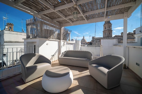 Terrace/patio. Le Contrade Chiasso Cafaro
