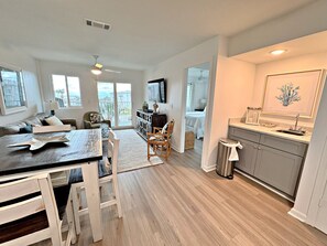 Appartamento, letti multipli, accesso alla piscina, vista giardino (Gulf Shores Plantation 4312) | Interni