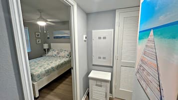 1 habitación, decoración personalizada y muebles diferentes